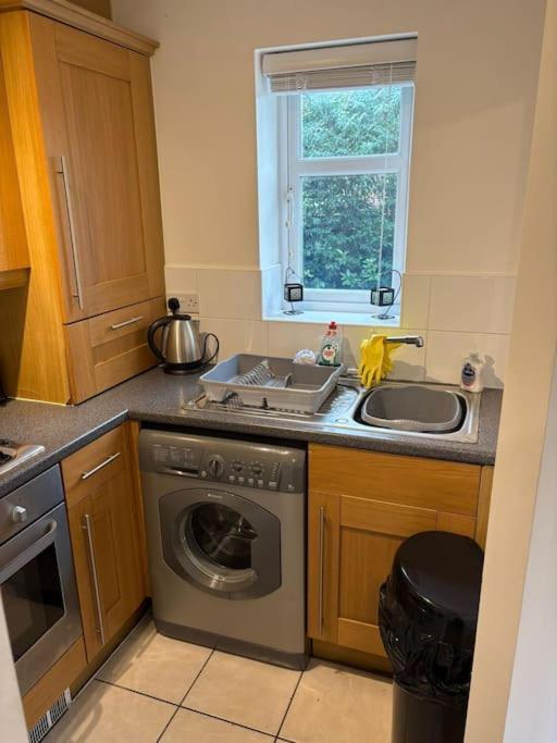 Апартаменты Newly Refurbished Flat In Kings Heath Бирмингем Экстерьер фото
